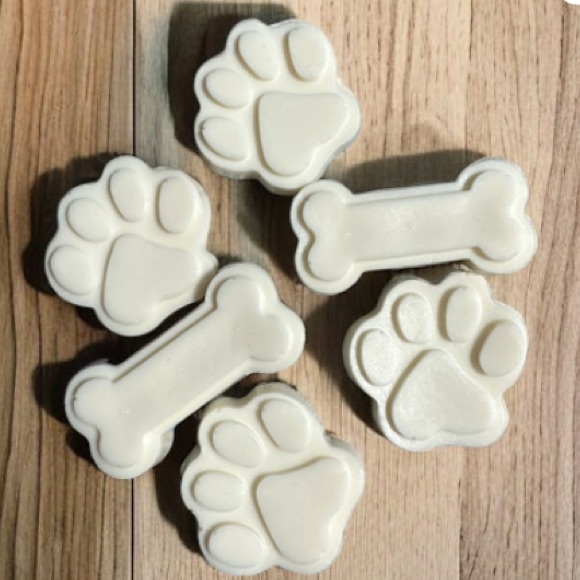 Hand Crafted Soap - Goats Milk & Vanilla Paws & Bones 🐾 Bundle of 4 - Picture 4 of 5